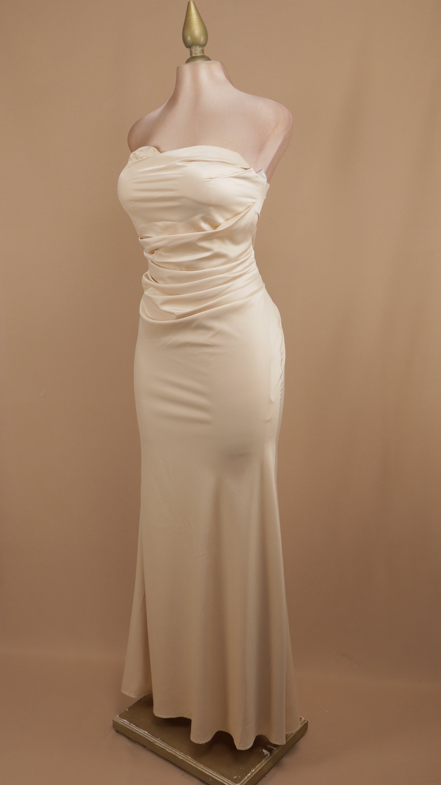 Vestido largo vanguardista