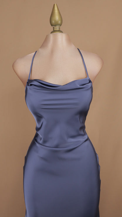 Vestido largo satinado con agujetas en la espalda