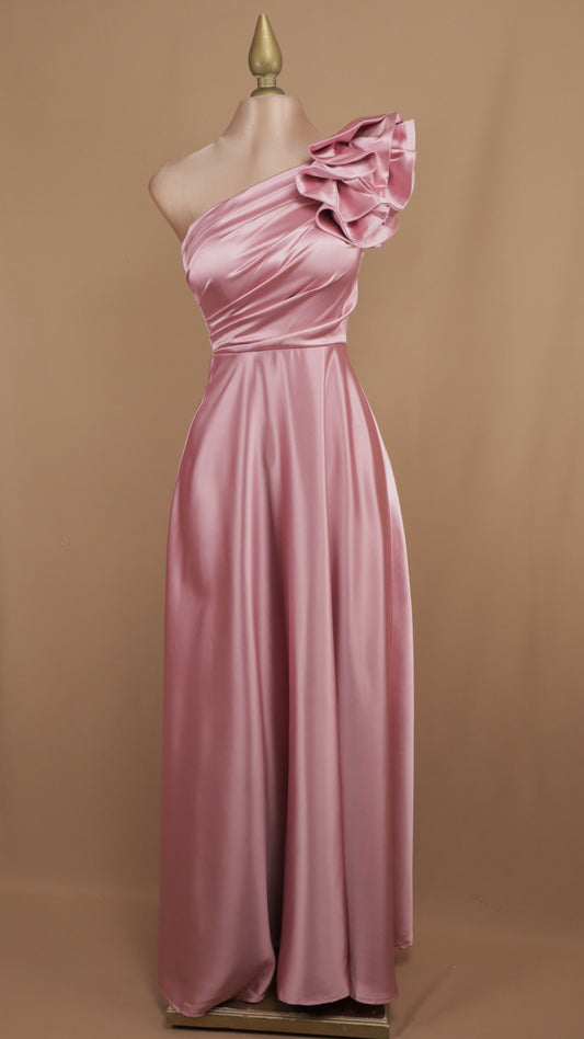 Vestido largo satinado asimétrico con escarola