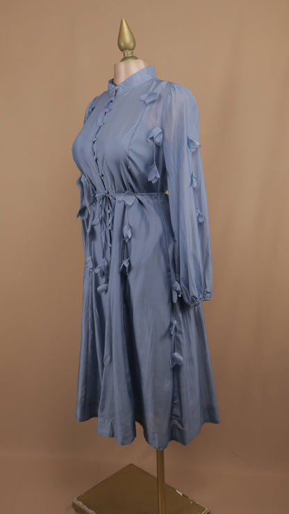 Vestido midi manga larga con aplicación en 3D