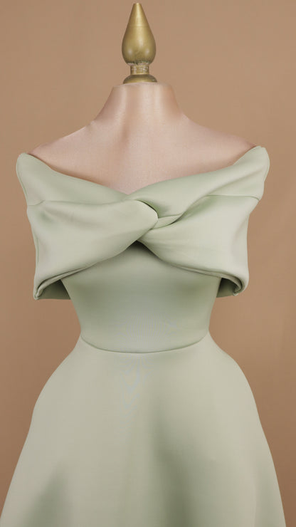Vestido midi al hombro tipo fomi