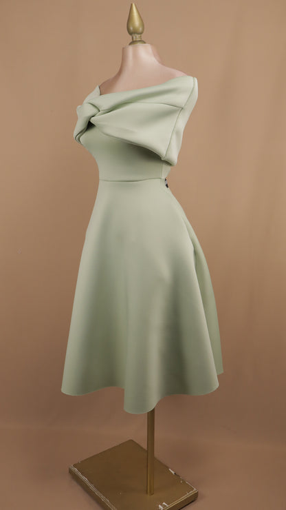 Vestido midi al hombro tipo fomi