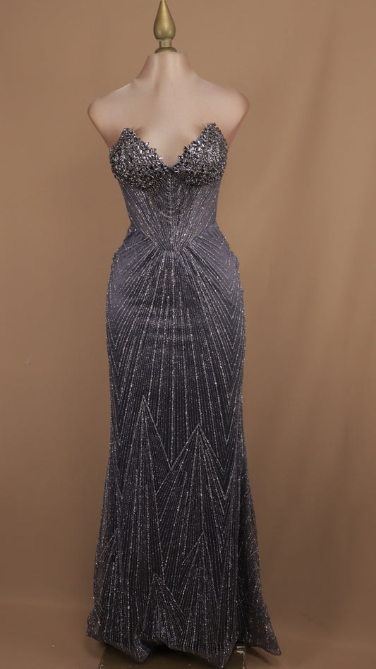 Vestido largo de graduación con aplicación y escote en V