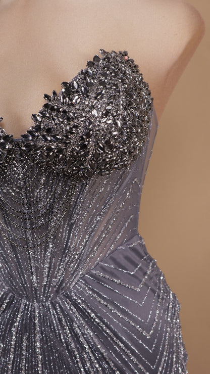 Vestido largo de graduación con aplicación y escote en V