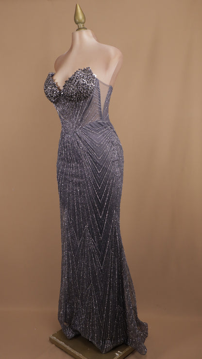 Vestido largo de graduación con aplicación y escote en V