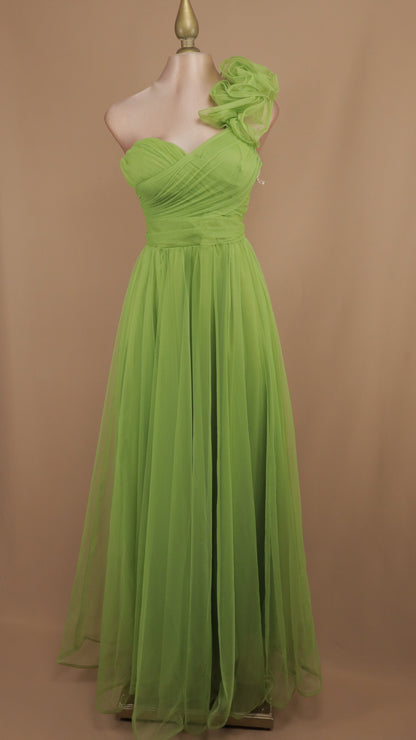 Vestido largo de tul con escote corazón