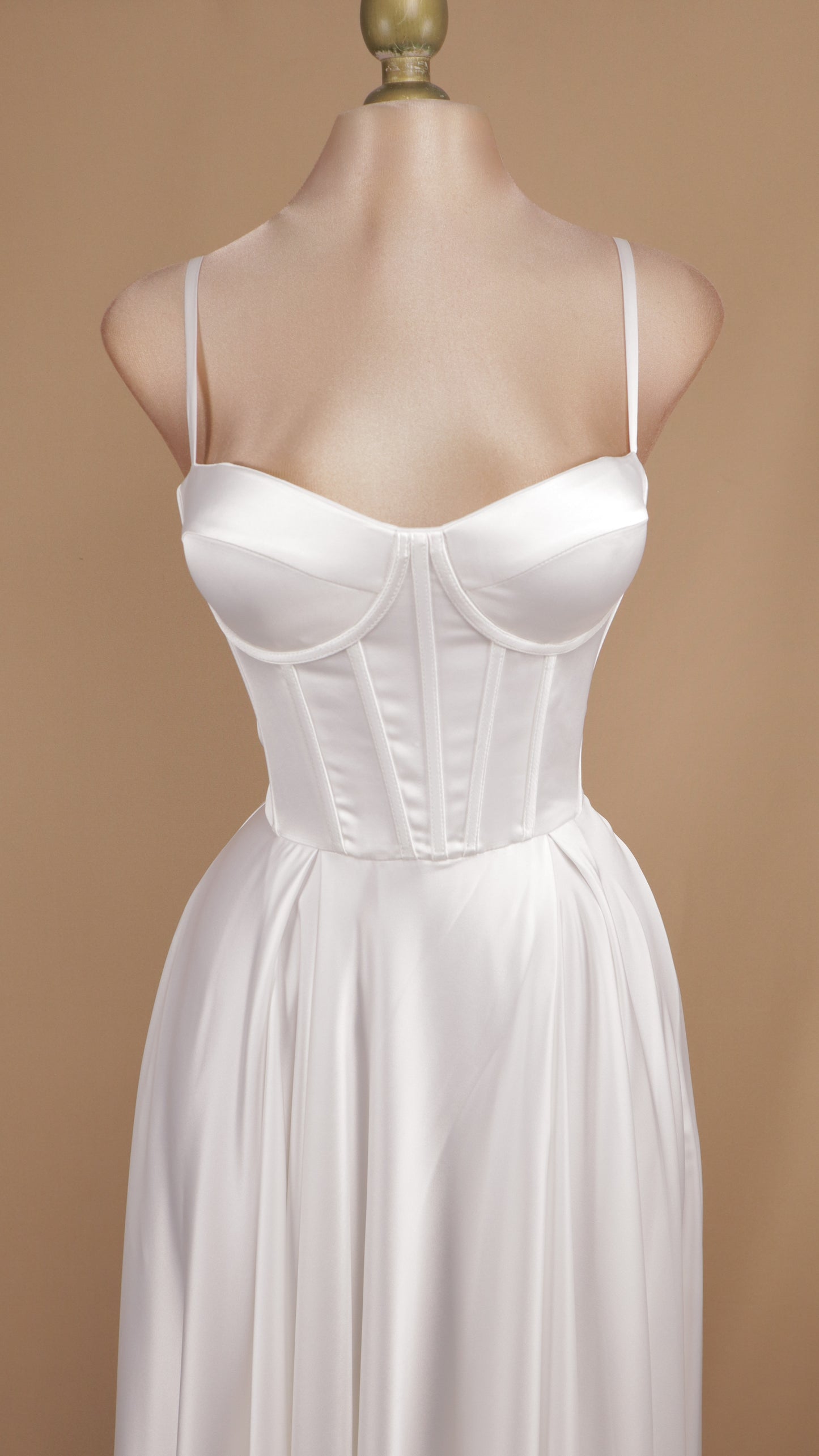 Vestido largo de novia con corset
