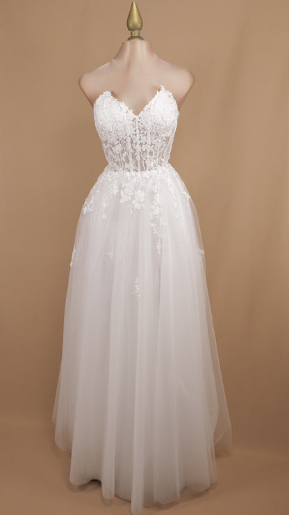 Vestido largo de novia estraple con bordado y falda circular