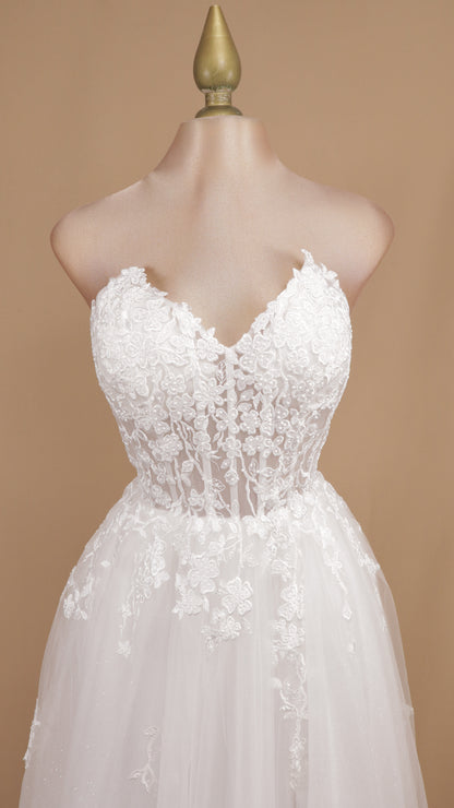 Vestido largo de novia estraple con bordado y falda circular