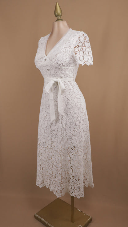 Vestido midi de encaje con aplicación plata