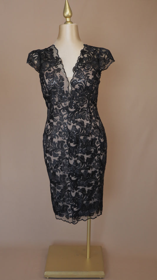 Vestido plus midi con encaje