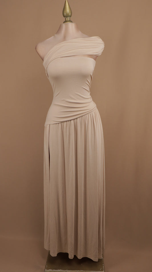 Vestido largo de licra escote asimétrico