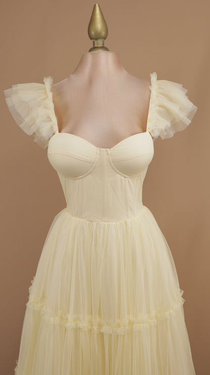 Vestido midi de tul con copa