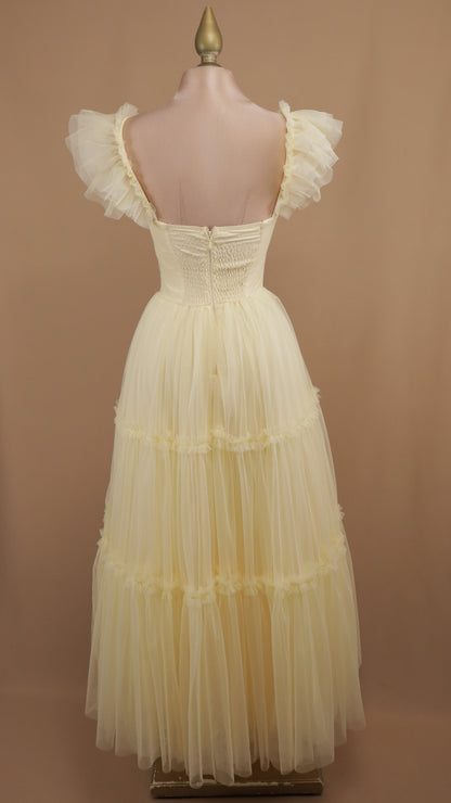 Vestido midi de tul con copa