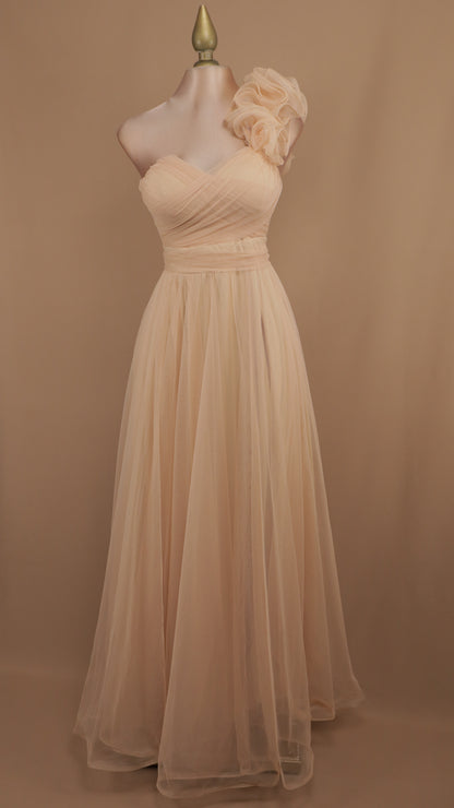 Vestido largo de tul con escote corazón