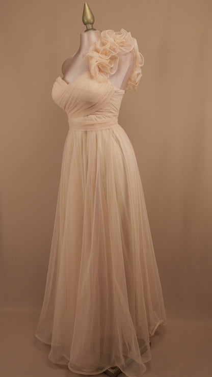 Vestido largo de tul con escote corazón