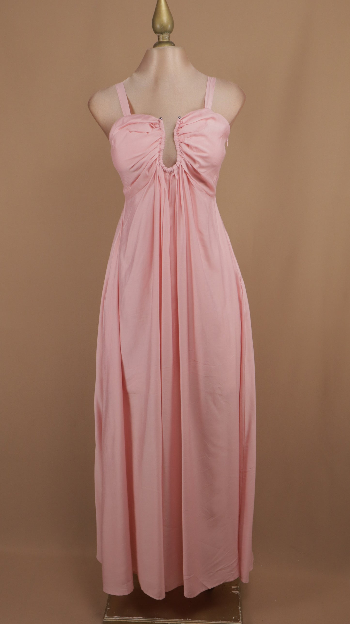 Vestido midi con tirante y escote de varilla