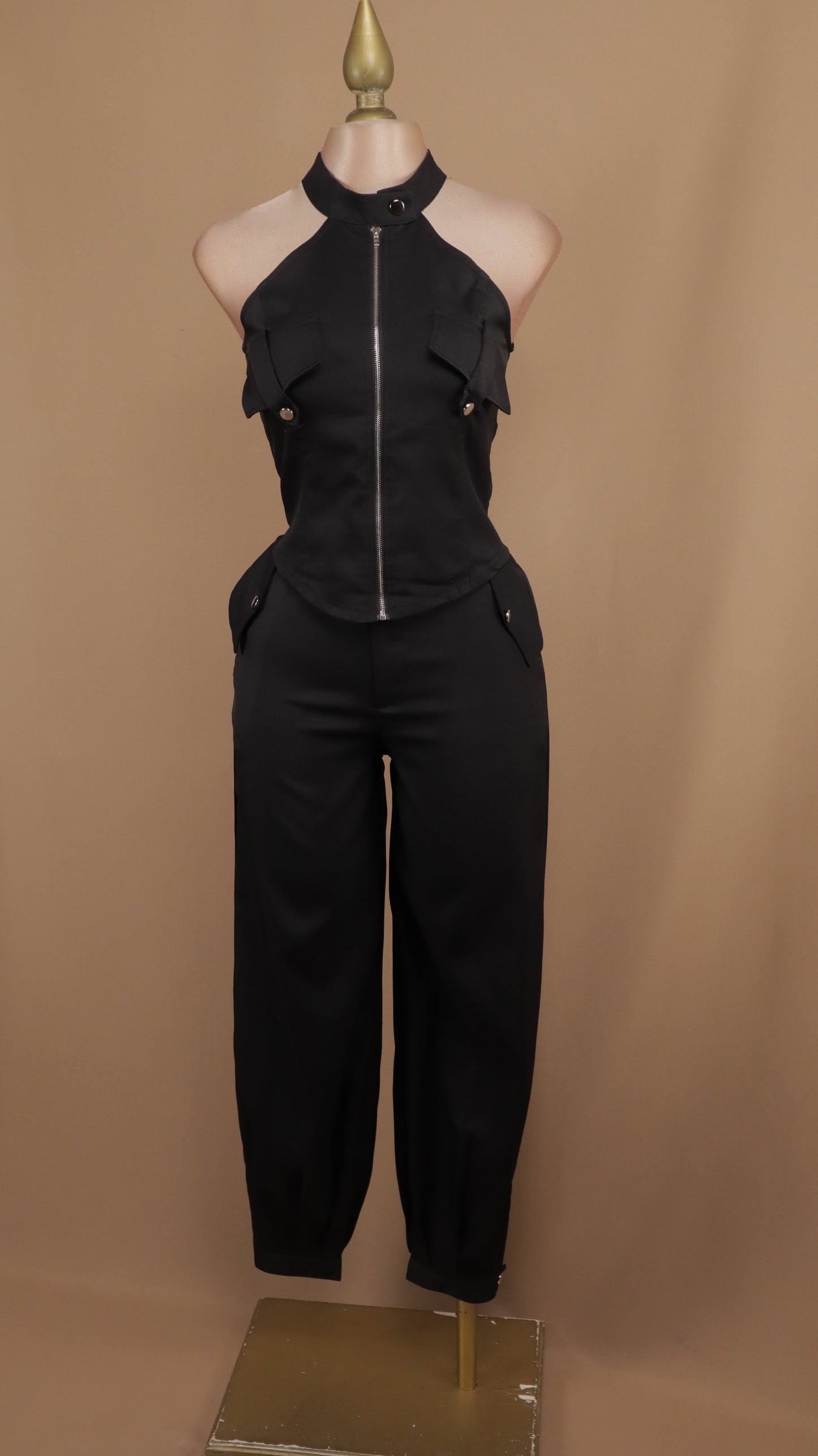 Conjunto de pantalón y crop halter