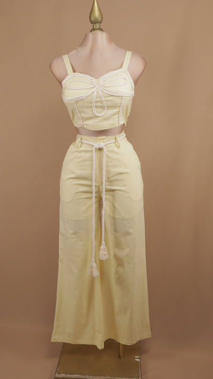 Conjunto de pantalón y crop bordado