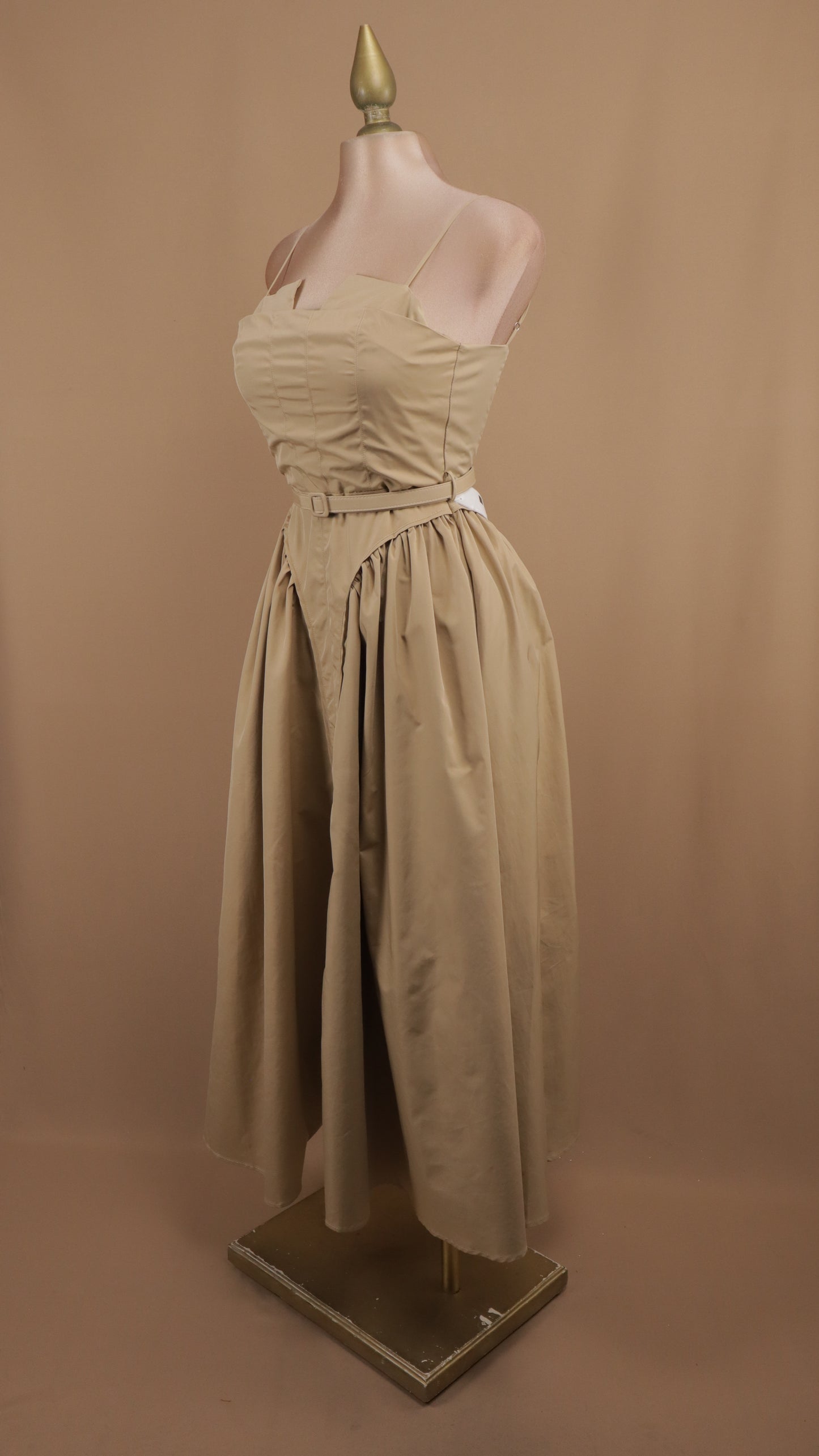 Vestido midi de tirantes con falda en línea A