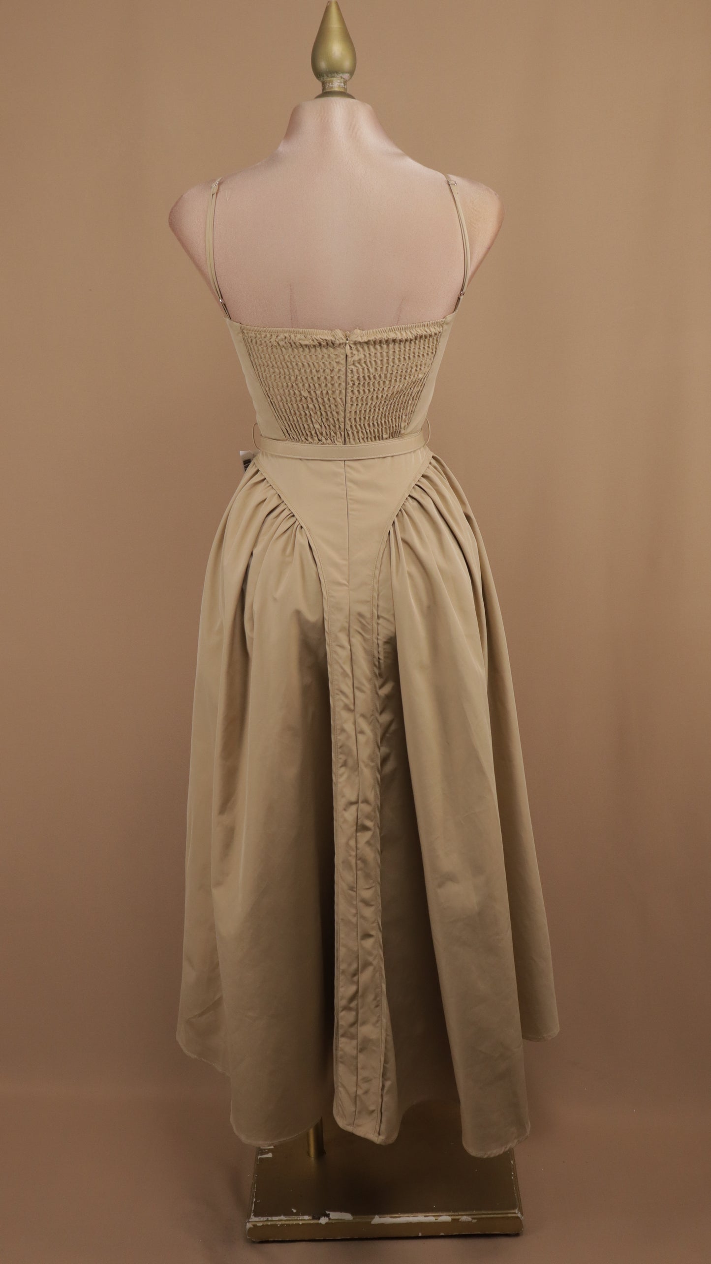 Vestido midi de tirantes con falda en línea A