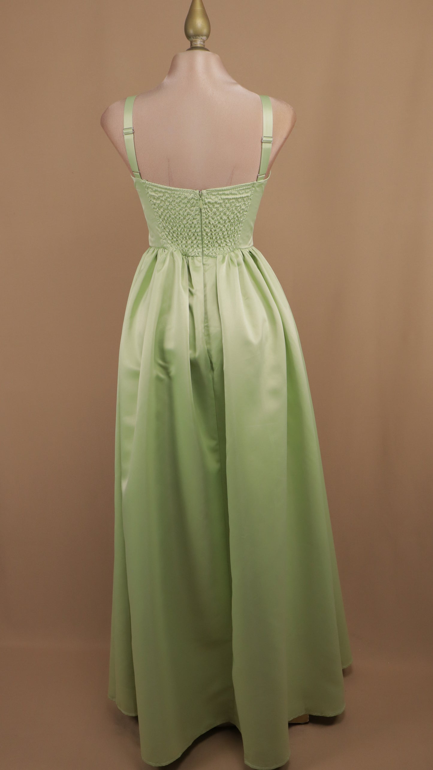 Vestido largo de tirantes con falda en línea A