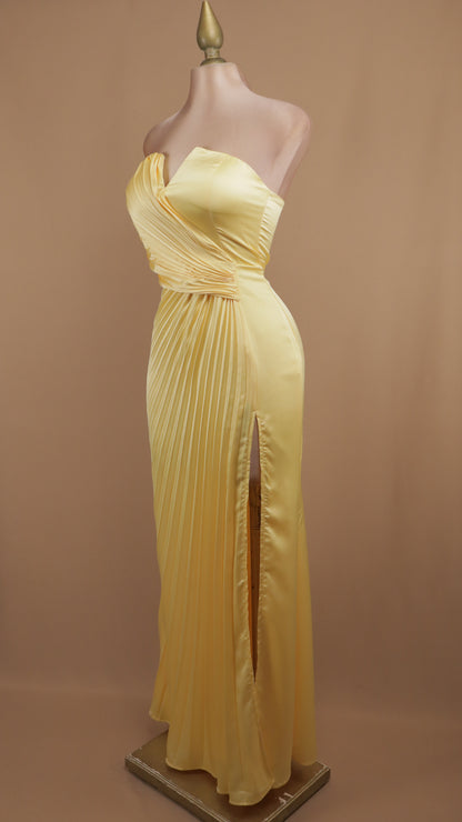 Vestido largo estraple plisado con escote en V