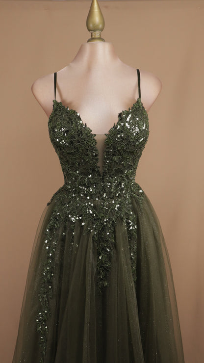 Vestido largo de tull corte princesa con aplicación