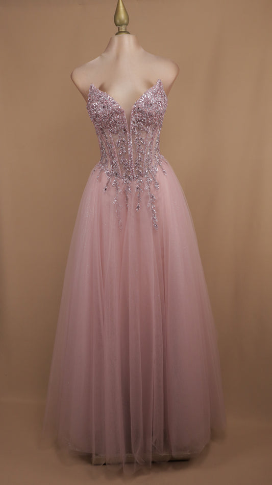 Vestido largo corte princesa con aplicación y estraple