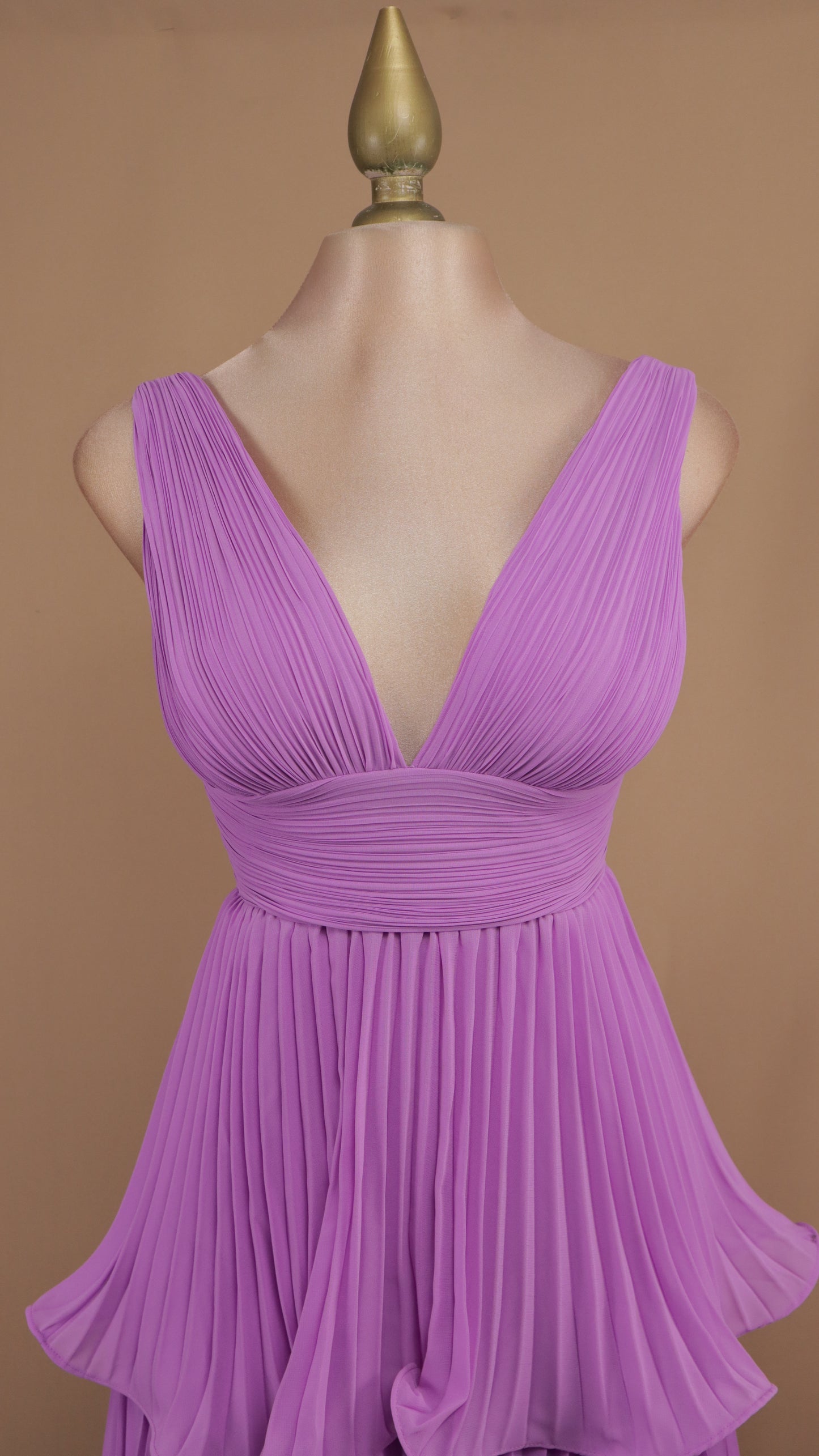 Vestido largo de olanes y plisado