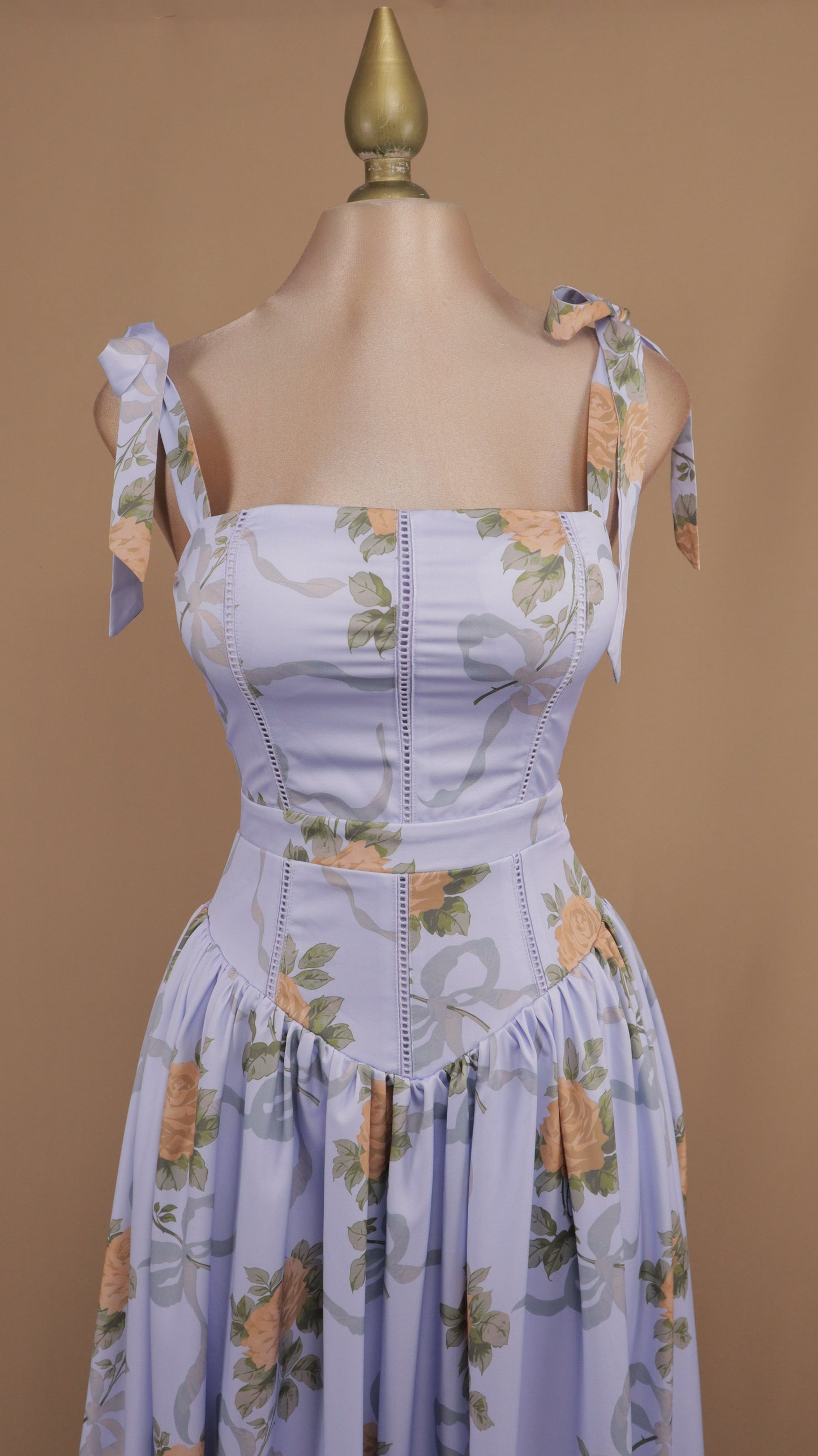 Vestido largo estampado con corset