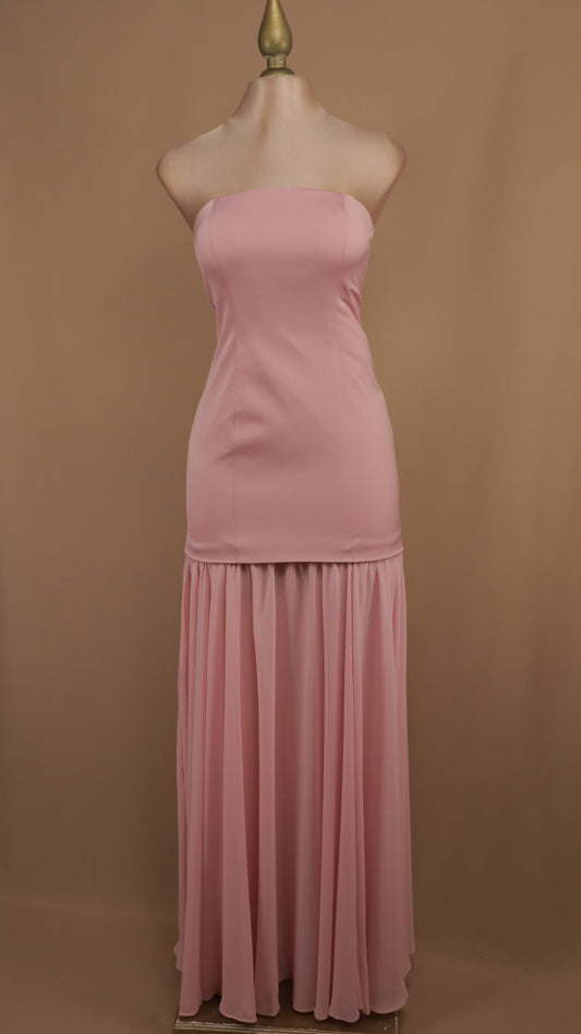 Vestido largo estraple con falda de chiffon