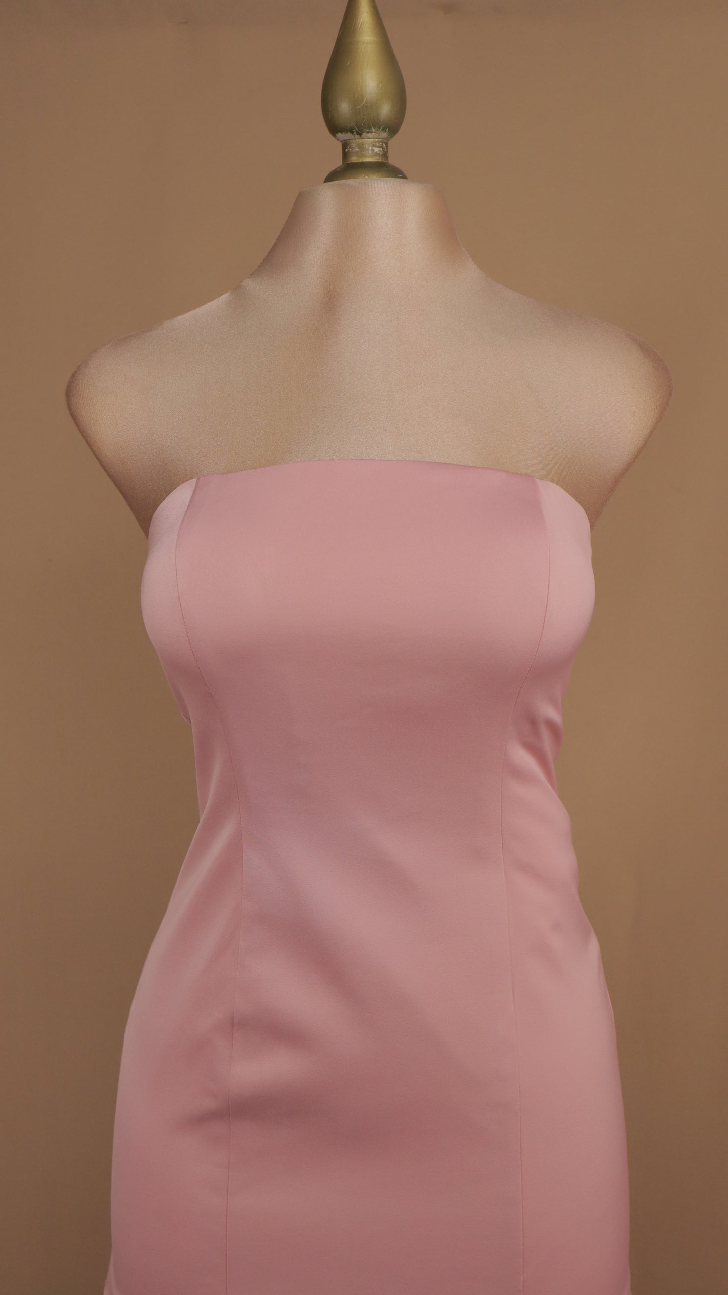Vestido largo estraple con falda de chiffon