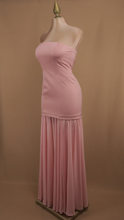 Vestido largo estraple con falda de chiffon
