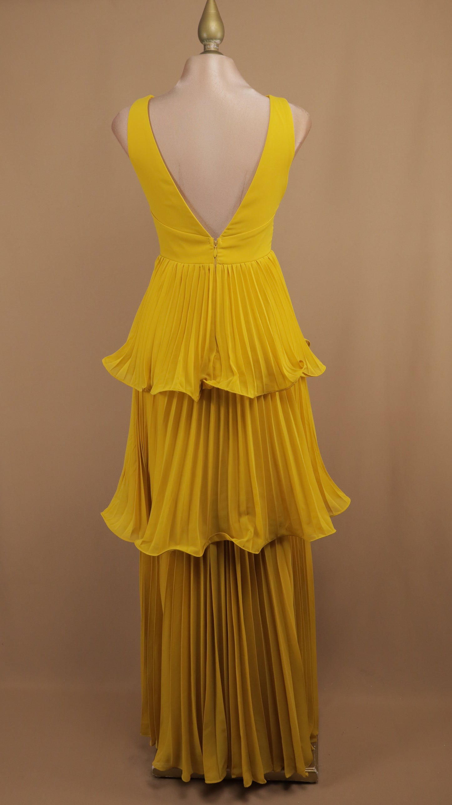 Vestido largo de olanes y plisado