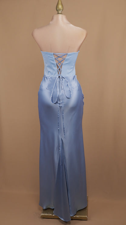 Vestido largo satinado estraple con corset