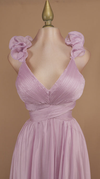 Vestido largo con escote en la espalda y escarola