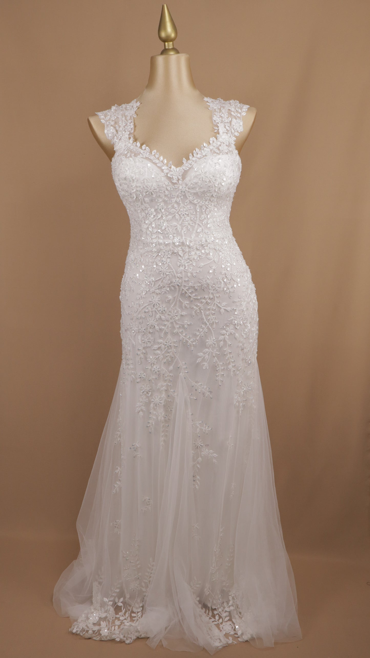 Vestido largo corte sirena con aplicación