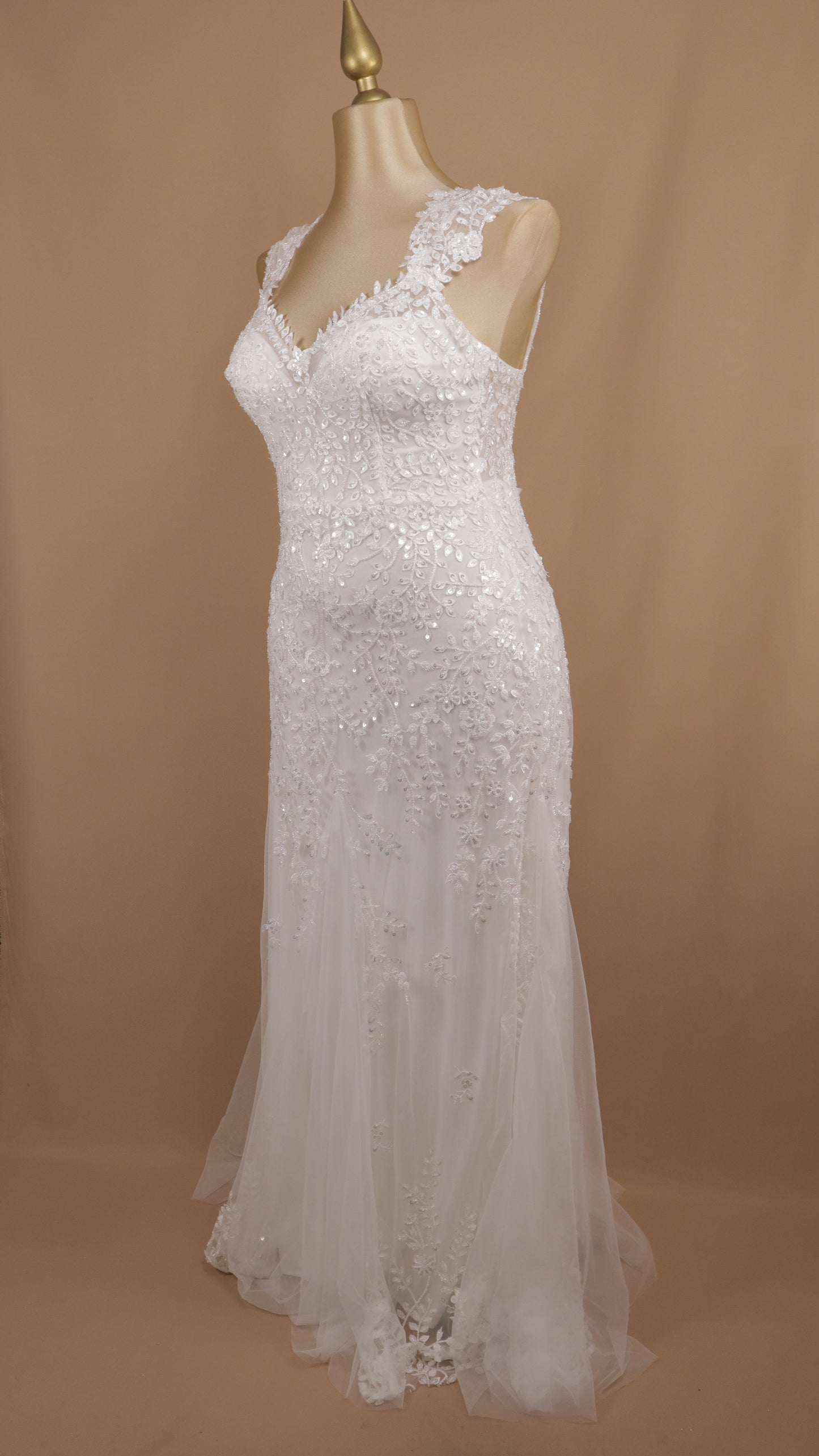 Vestido largo corte sirena con aplicación