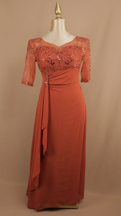 Vestido largo plus size con manga y aplicación