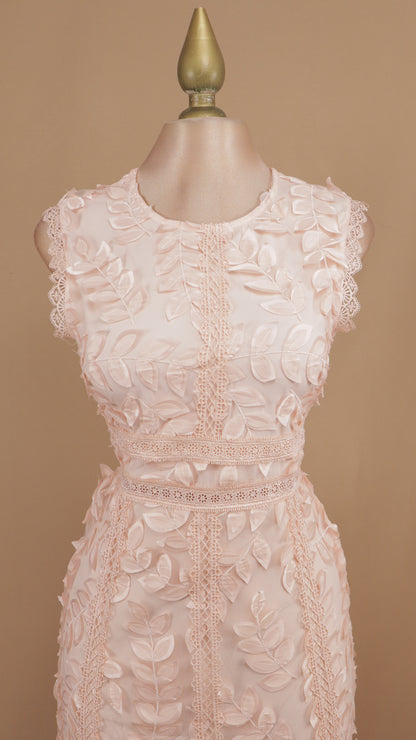 Vestido midi de tull con hojas en 3D