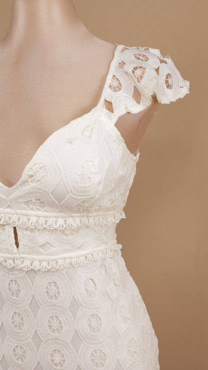 Vestido midi con encaje y manguita