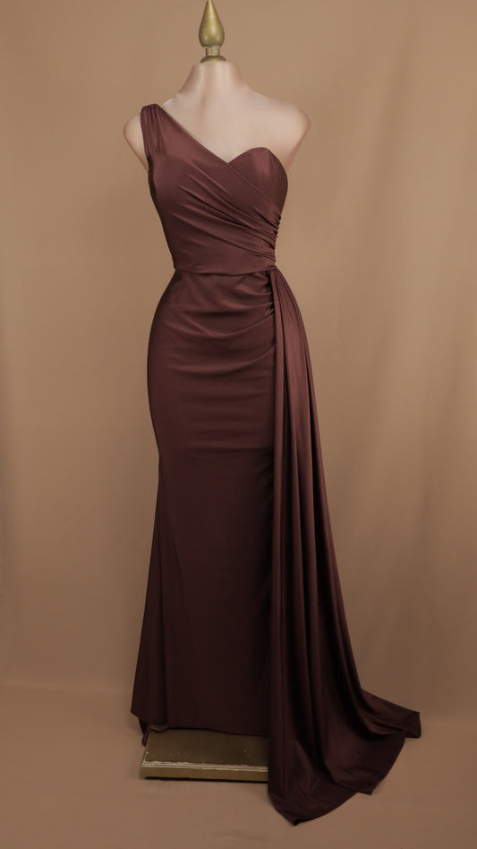 Vestido largo escote asimétrico de licra