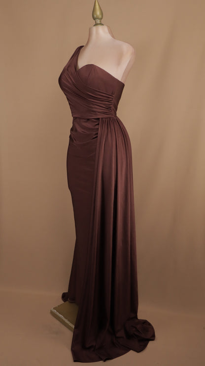 Vestido largo escote asimétrico de licra