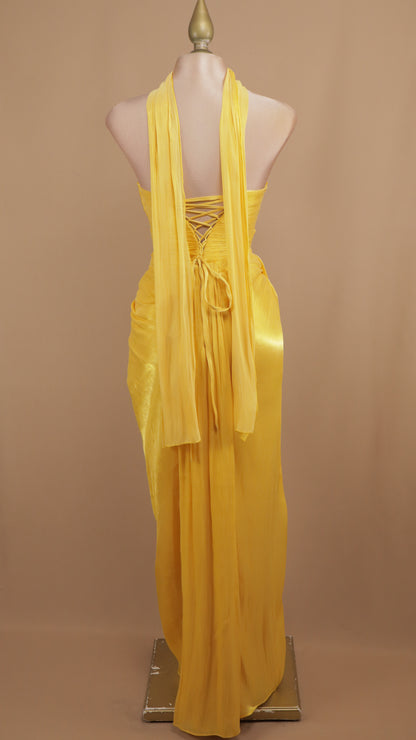 Vestido largo estraple drapeado con estola en cuello