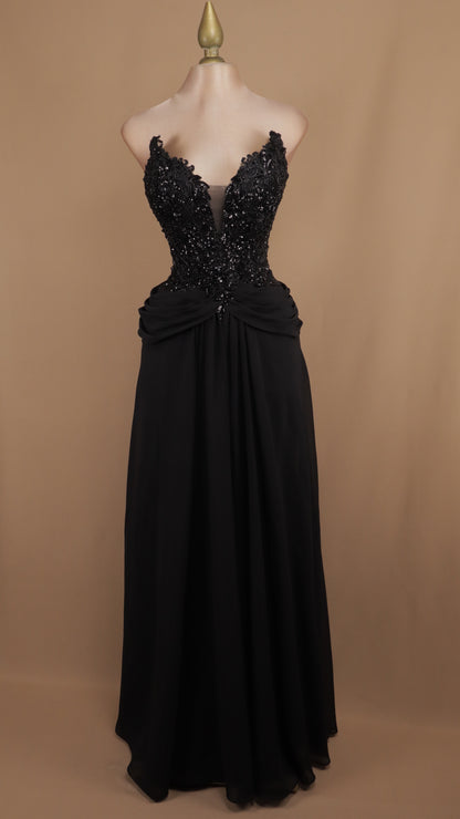 Vestido lardo estraple en línea A con aplicación