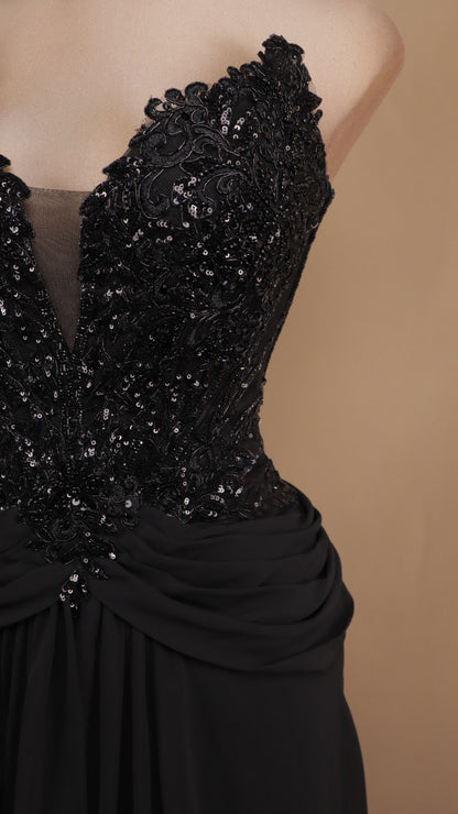 Vestido lardo estraple en línea A con aplicación