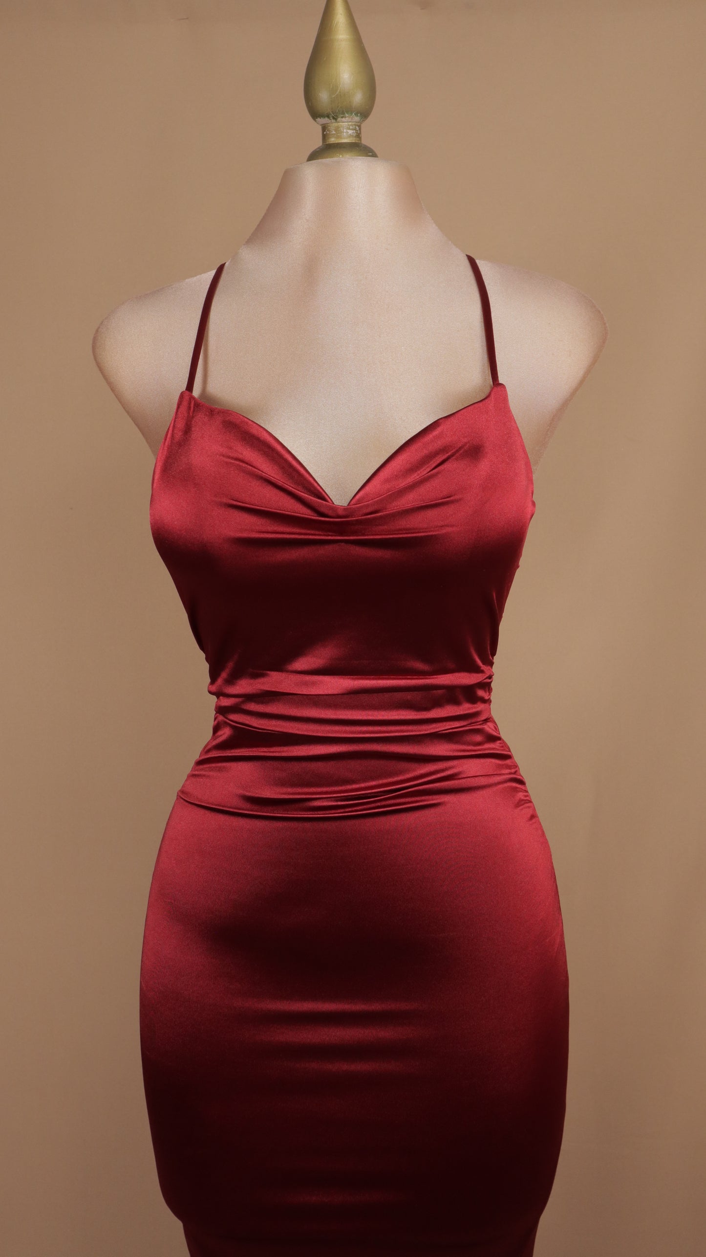 Vestido largo con escote en V y corset