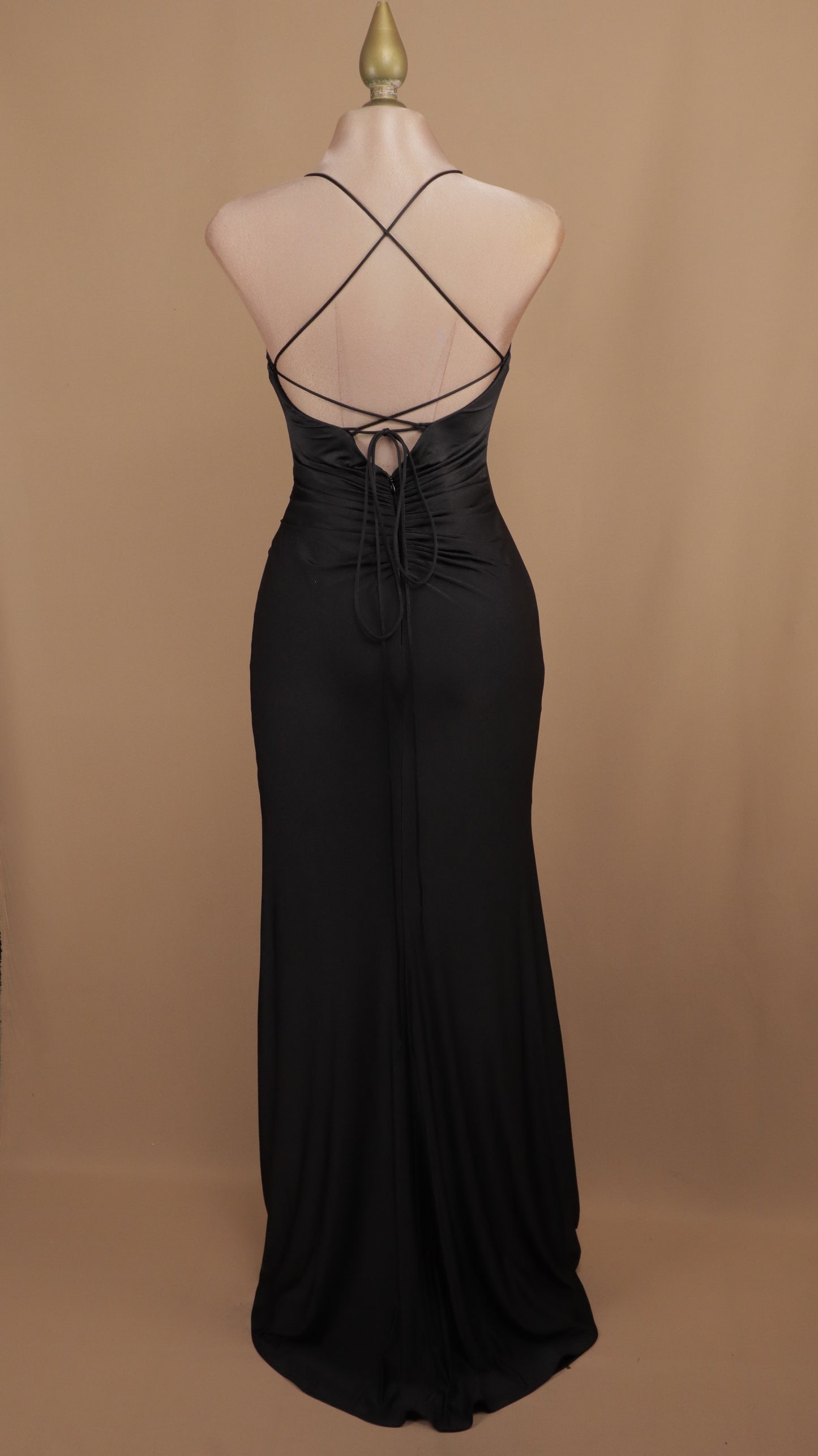 Vestido largo escote en V con corset y abertura
