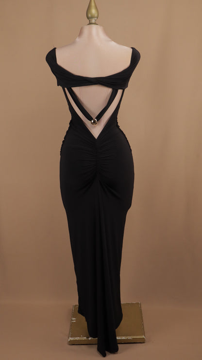 Vestido midi al hombro con escote en la espalda